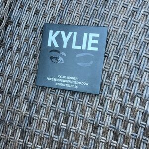 Kylie Cosmetics The Purple Palette — Black & White Logo Packaging